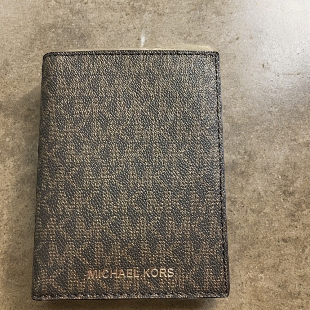 Michael Kors passport cover